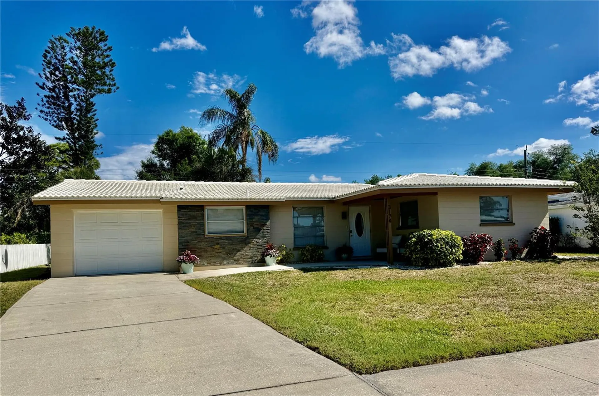 3174 Regatta Circle Sarasota FL 34231