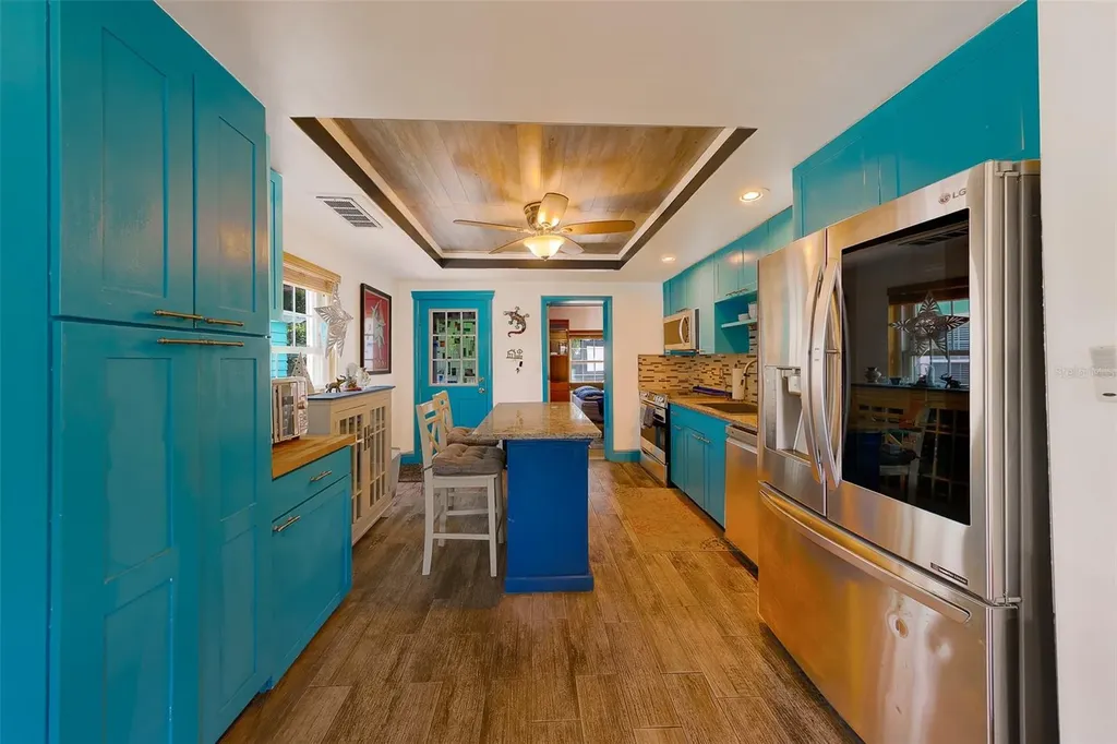 636 37th Avenue S St Petersburg FL 33705