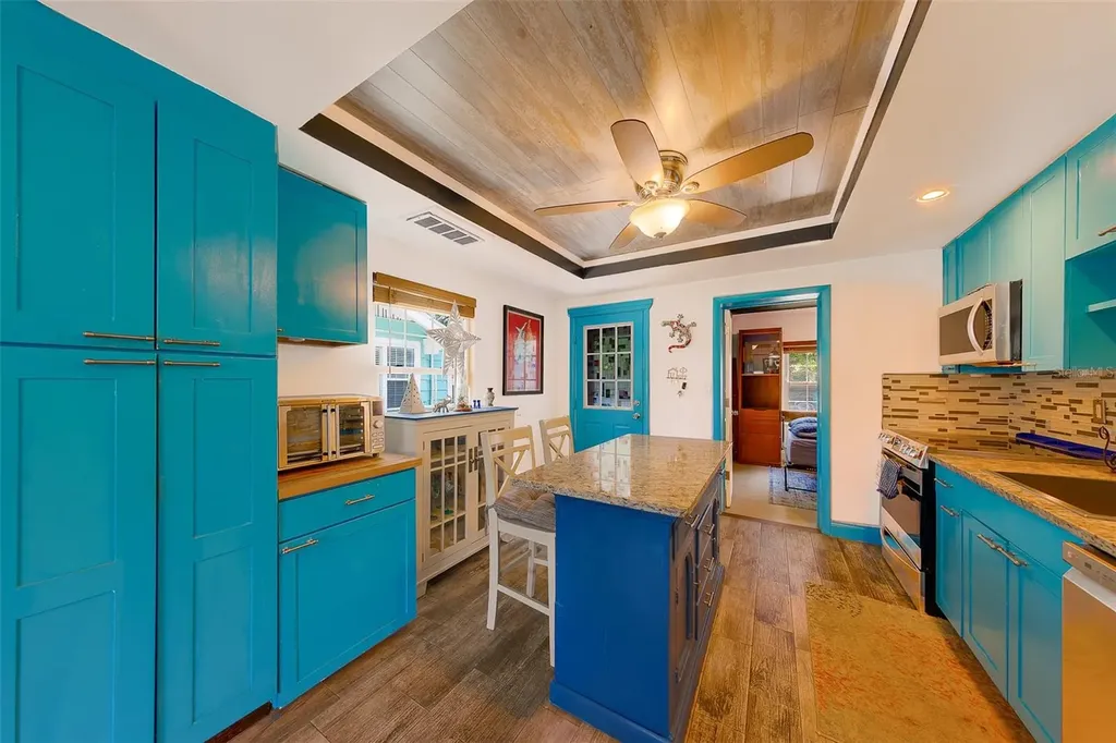 636 37th Avenue S St Petersburg FL 33705