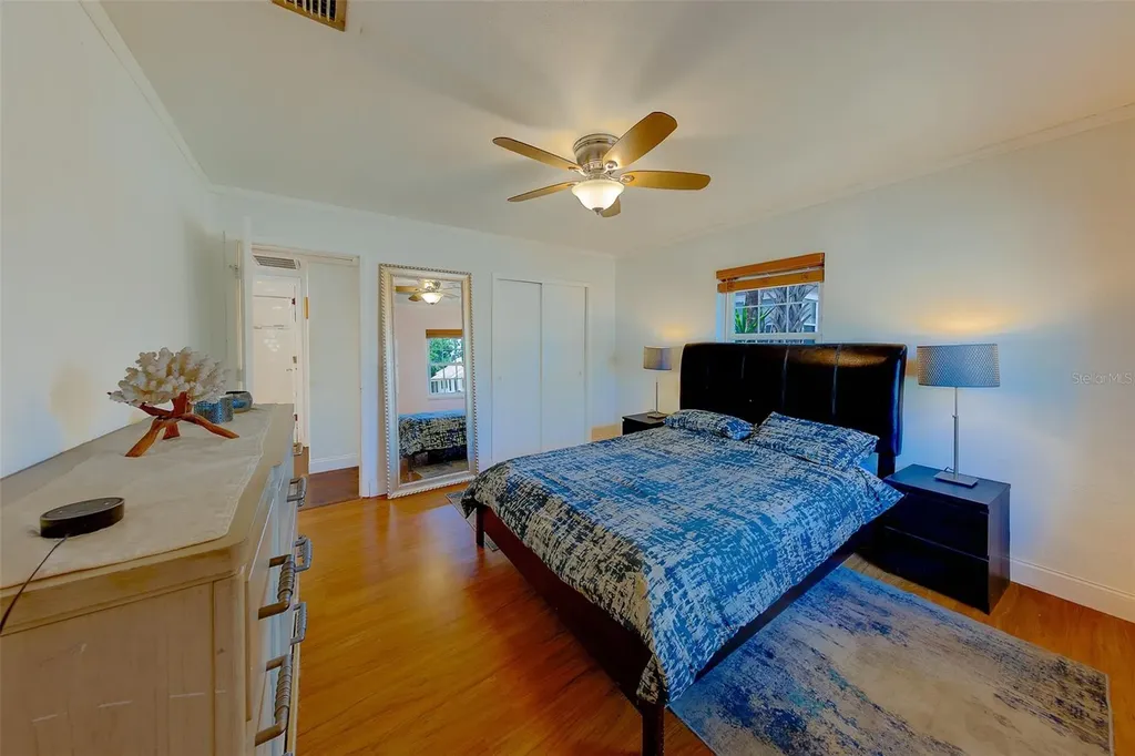 636 37th Avenue S St Petersburg FL 33705