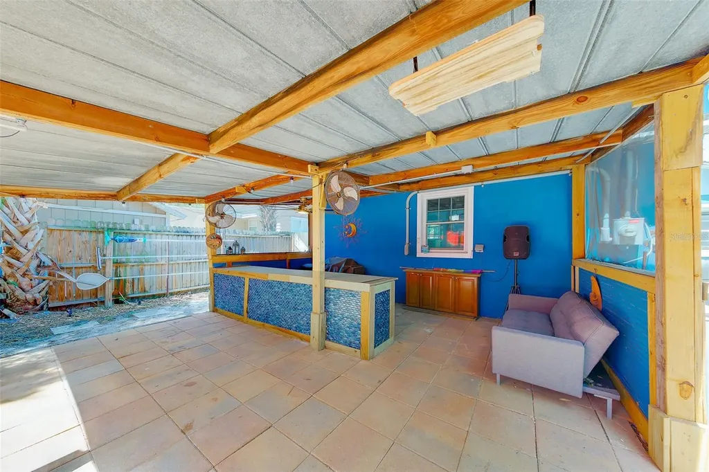 636 37th Avenue S St Petersburg FL 33705