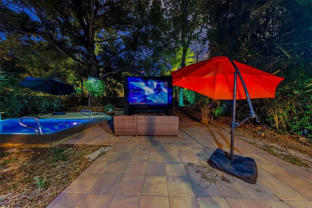 636 37th Avenue S St Petersburg FL 33705