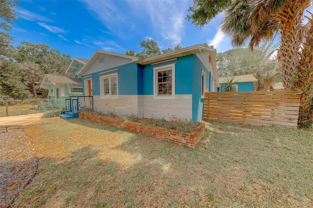 636 37th Avenue S St Petersburg FL 33705