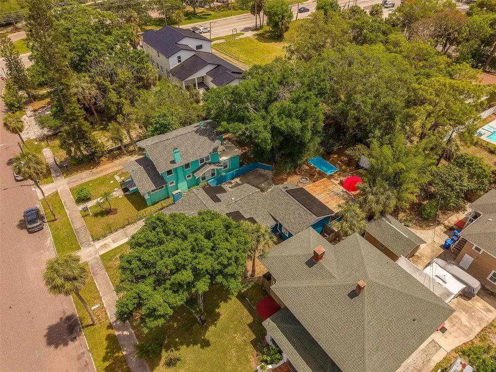 636 37th Avenue S St Petersburg FL 33705
