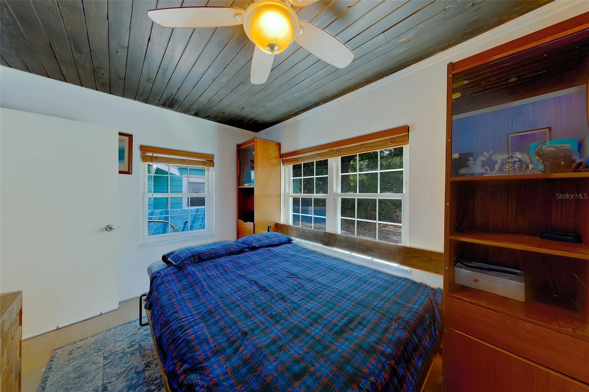 636 37th Avenue S St Petersburg FL 33705