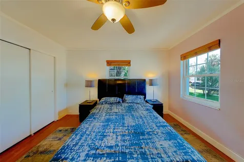 636 37th Avenue S St Petersburg FL 33705