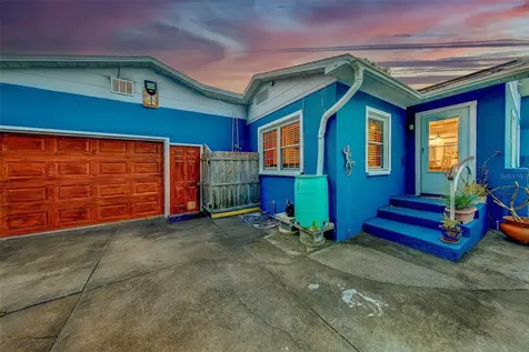 636 37th Avenue S St Petersburg FL 33705