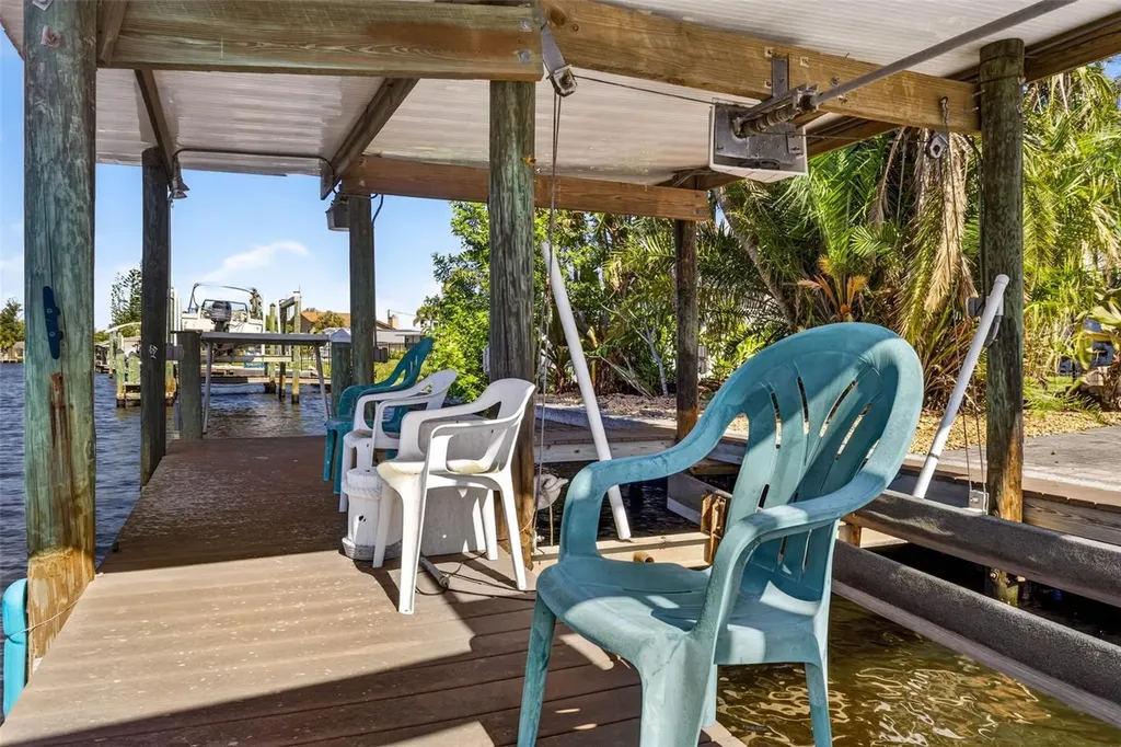 821 Blue Heron Boulevard Ruskin FL 33570