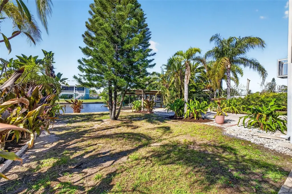 821 Blue Heron Boulevard Ruskin FL 33570