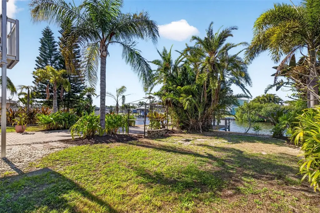 821 Blue Heron Boulevard Ruskin FL 33570