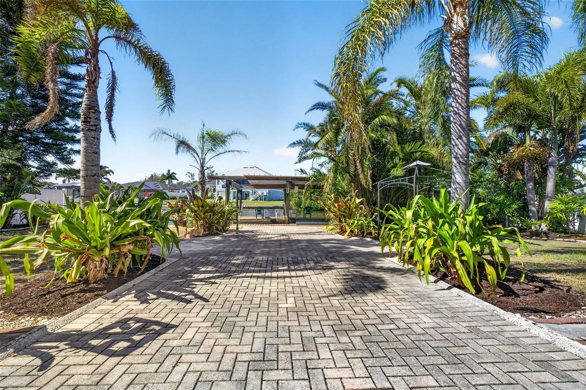 821 Blue Heron Boulevard Ruskin FL 33570