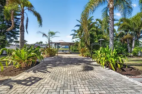 821 Blue Heron Boulevard Ruskin FL 33570