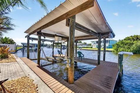 821 Blue Heron Boulevard Ruskin FL 33570