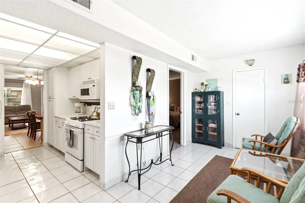 10034 64th Avenue N St Petersburg FL 33708