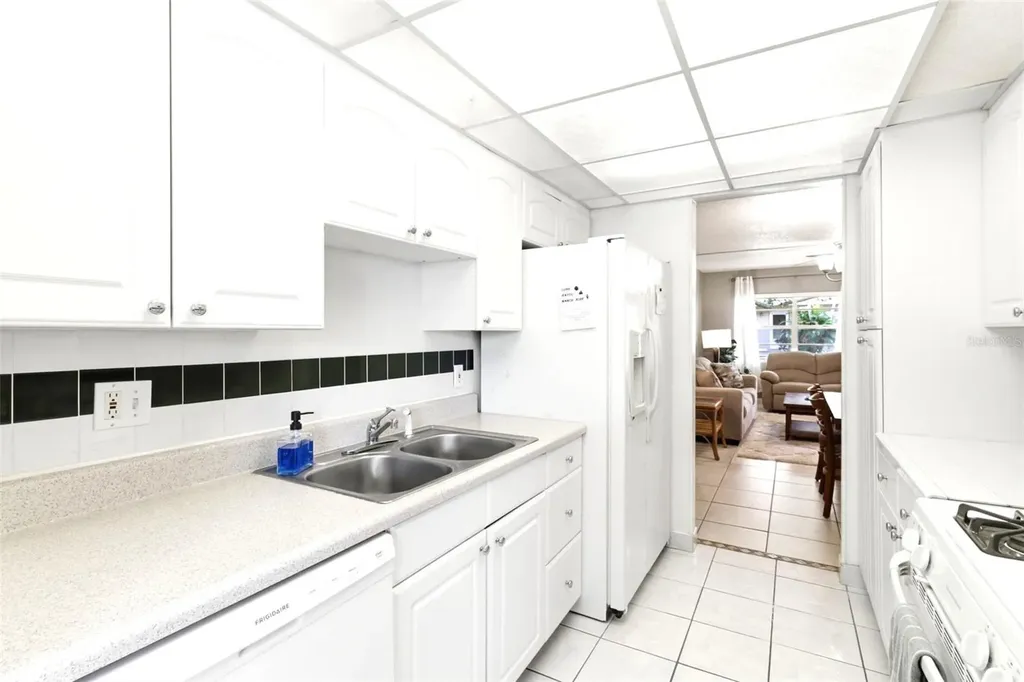 10034 64th Avenue N St Petersburg FL 33708