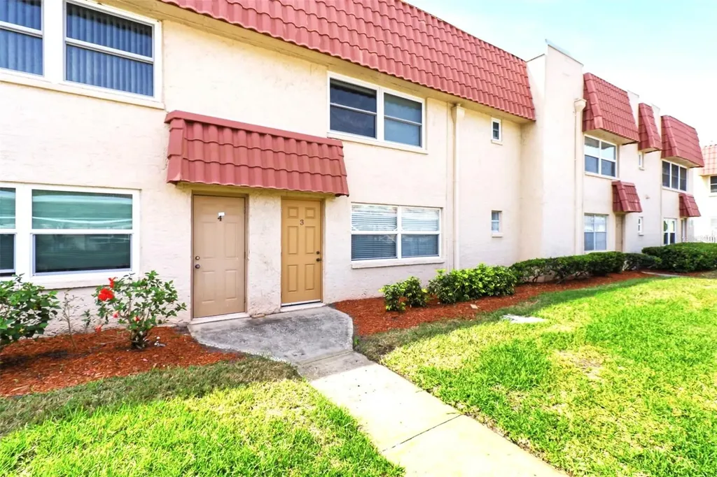10034 64th Avenue N St Petersburg FL 33708