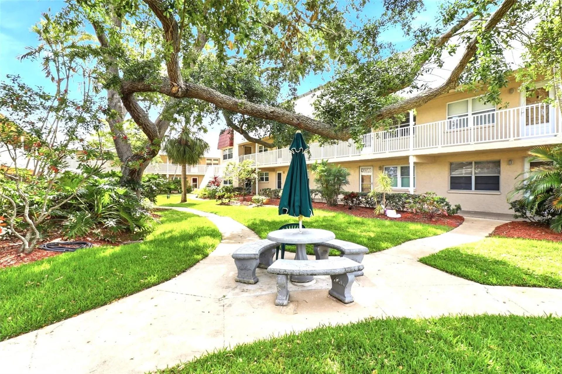 10034 64th Avenue N St Petersburg FL 33708