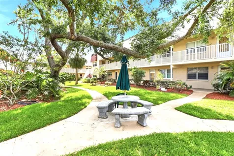 10034 64th Avenue N St Petersburg FL 33708