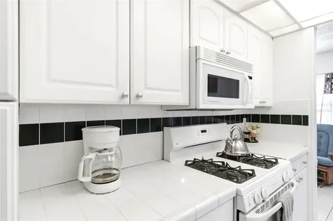 10034 64th Avenue N St Petersburg FL 33708