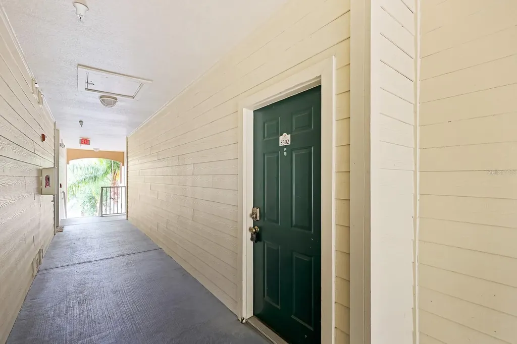 5302 Bay Club Circle Tampa FL 33607