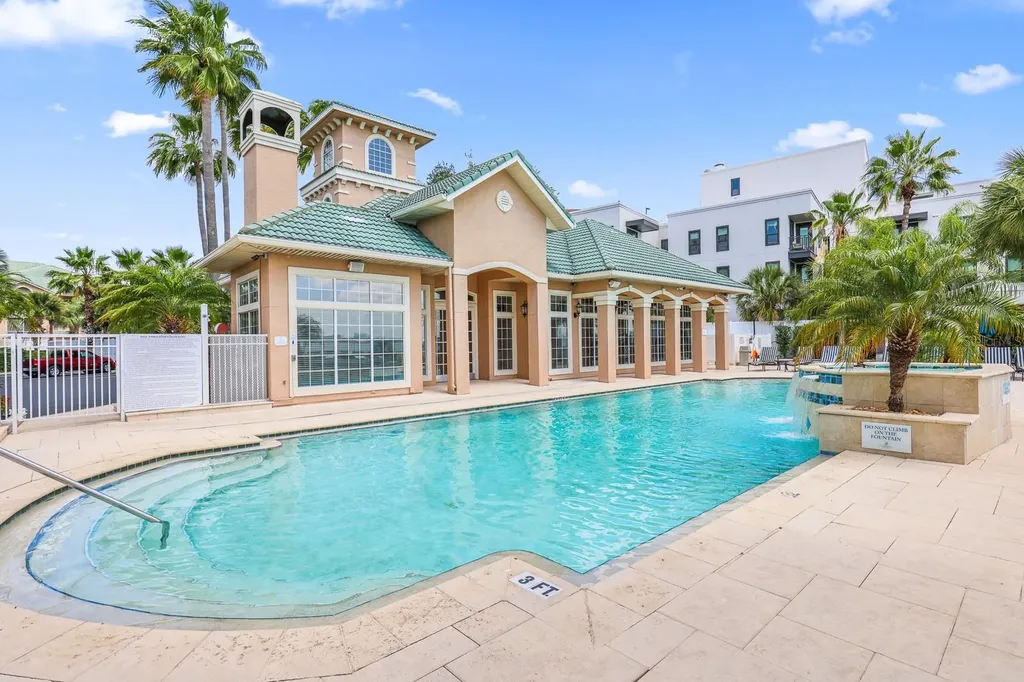 5302 Bay Club Circle Tampa FL 33607