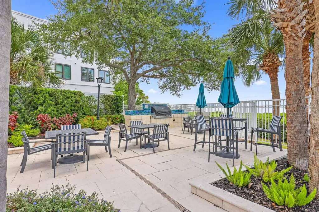 5302 Bay Club Circle Tampa FL 33607