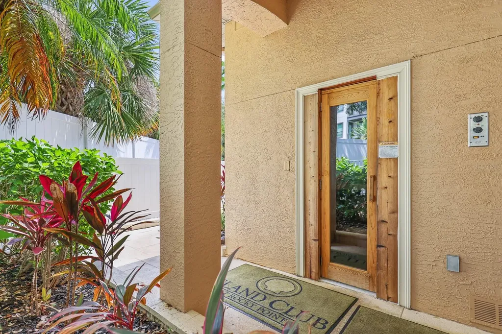 5302 Bay Club Circle Tampa FL 33607