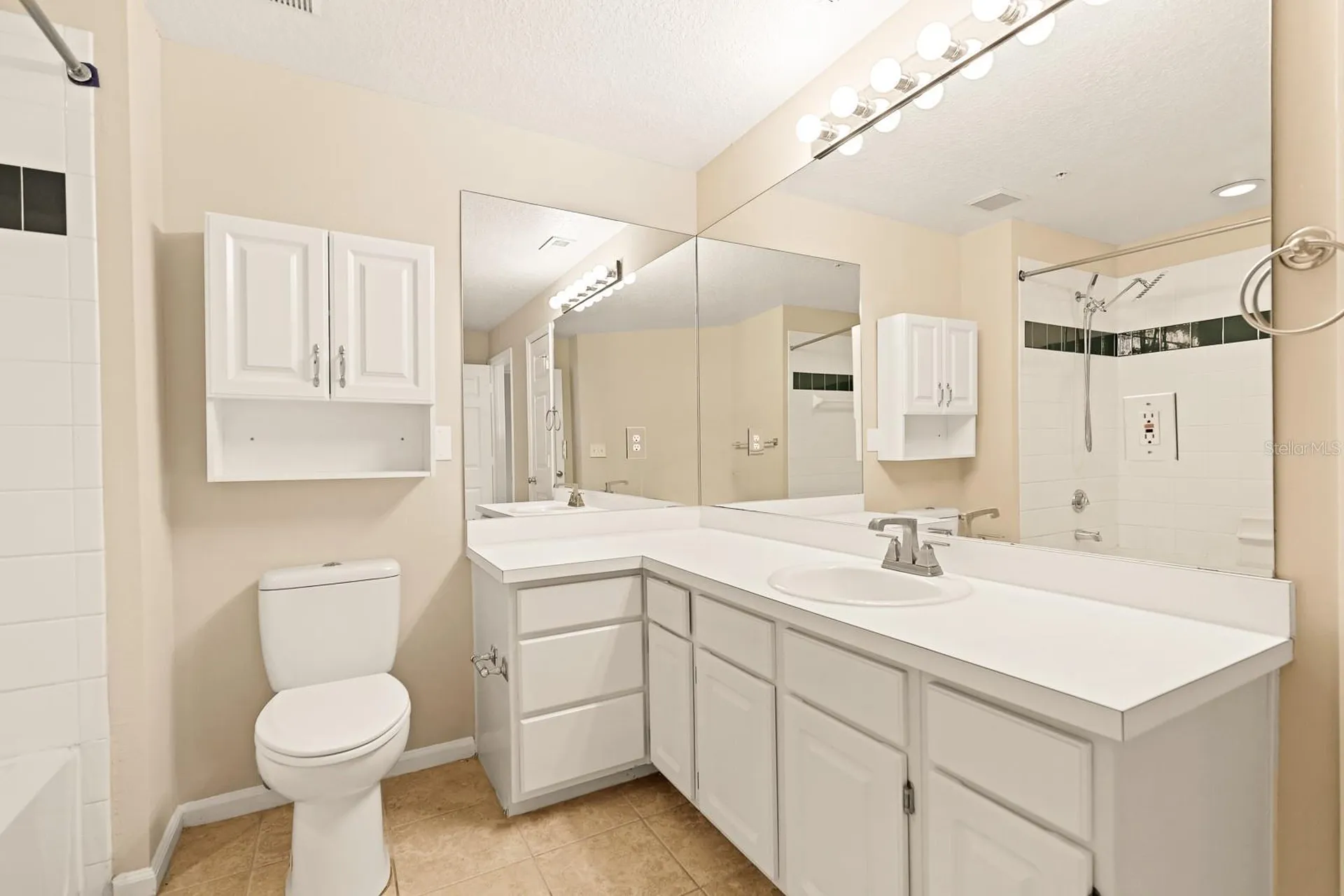 5302 Bay Club Circle Tampa FL 33607