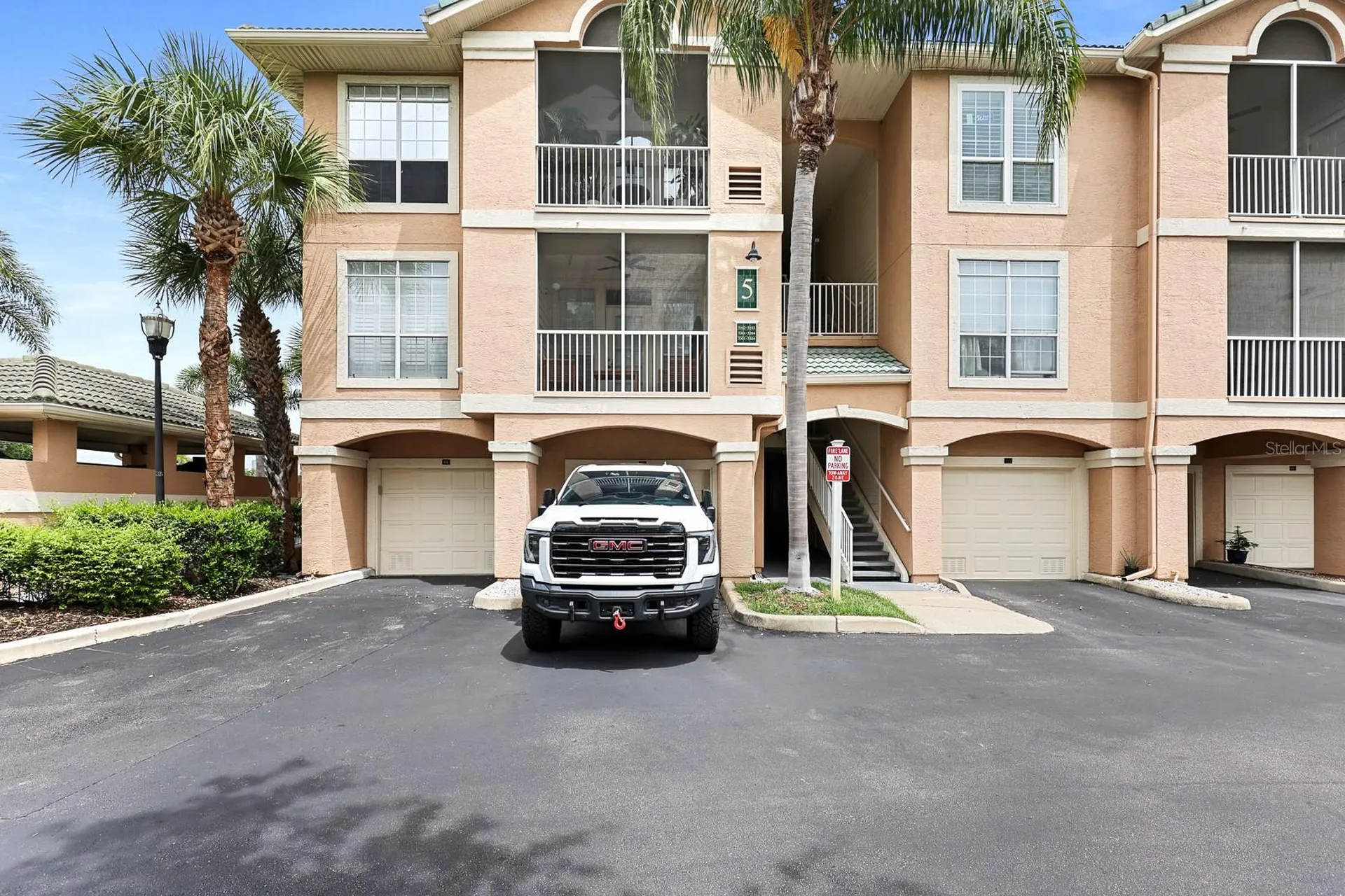 5302 Bay Club Circle Tampa FL 33607