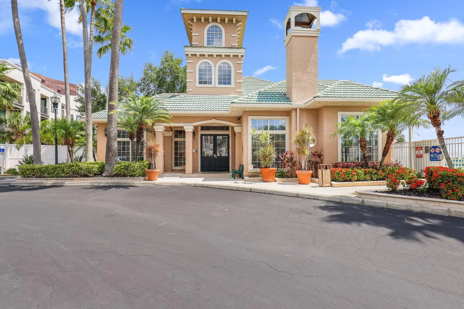 5302 Bay Club Circle Tampa FL 33607