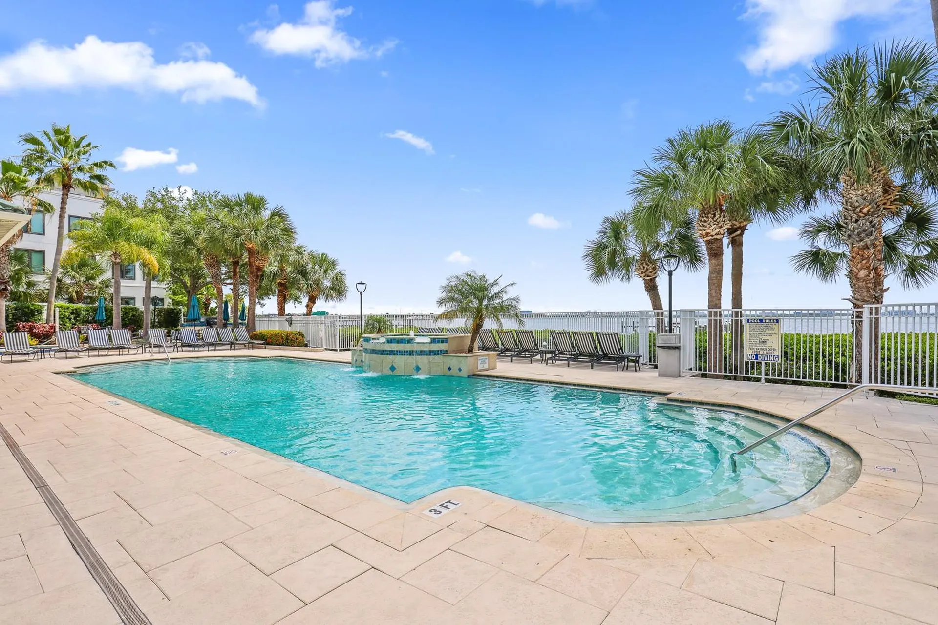 5302 Bay Club Circle Tampa FL 33607