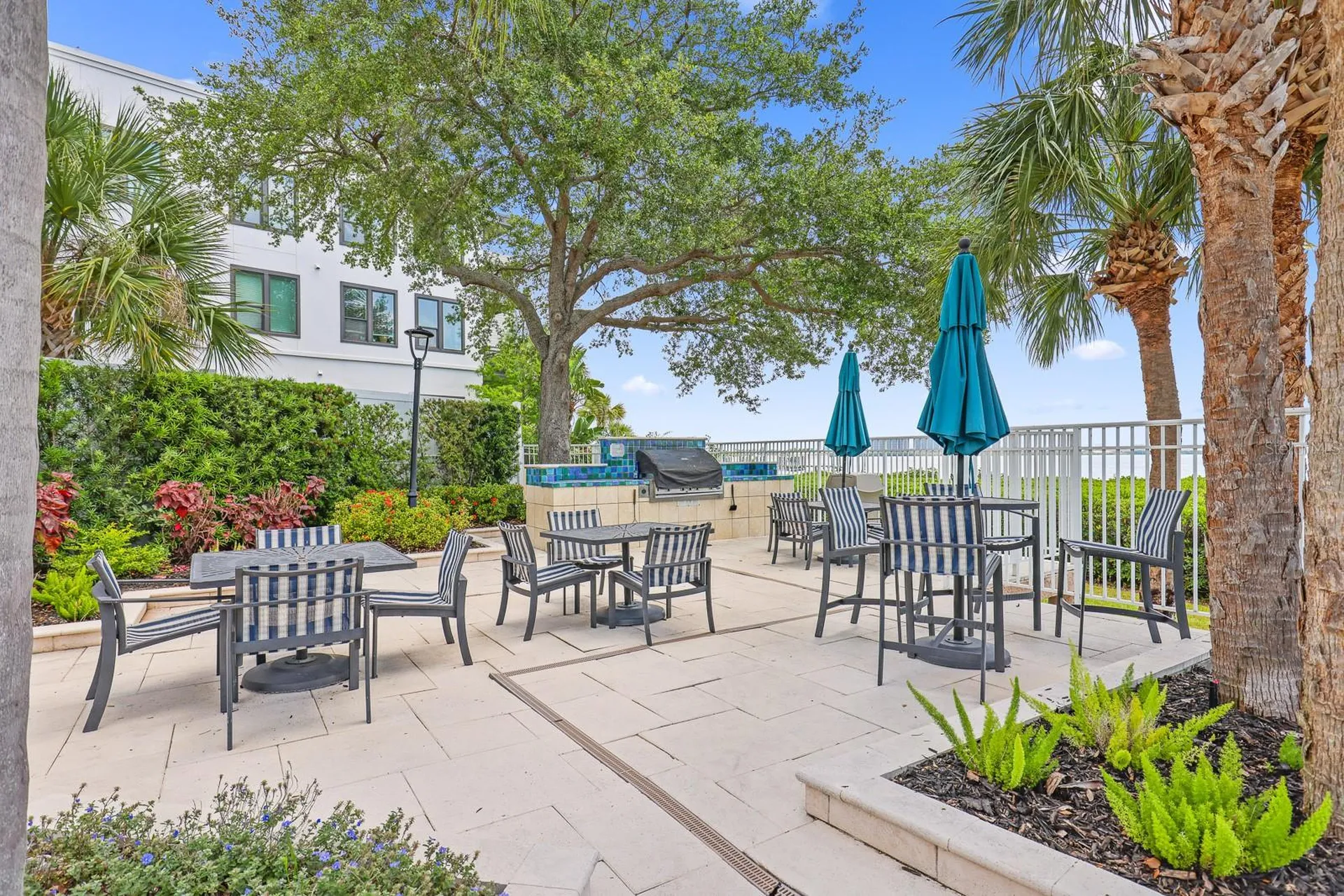 5302 Bay Club Circle Tampa FL 33607