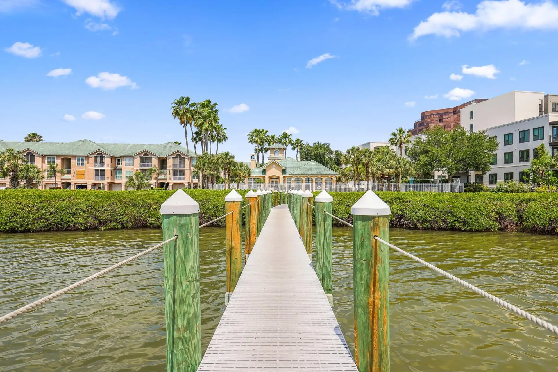5302 Bay Club Circle Tampa FL 33607