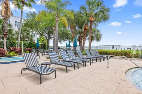 5302 Bay Club Circle Tampa FL 33607