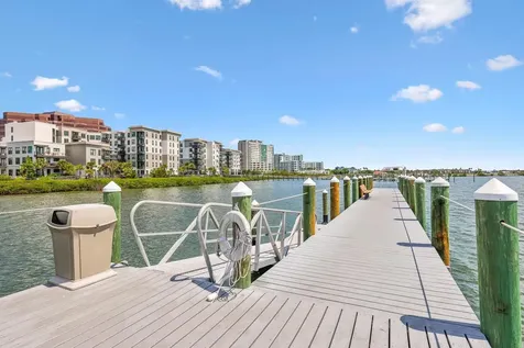 5302 Bay Club Circle Tampa FL 33607