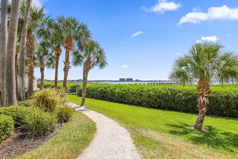 5302 Bay Club Circle Tampa FL 33607