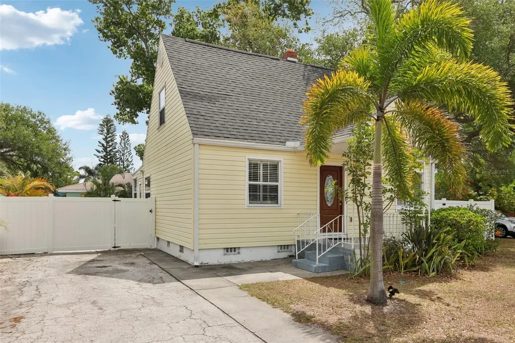 2222 51st Street S Gulfport FL 33707