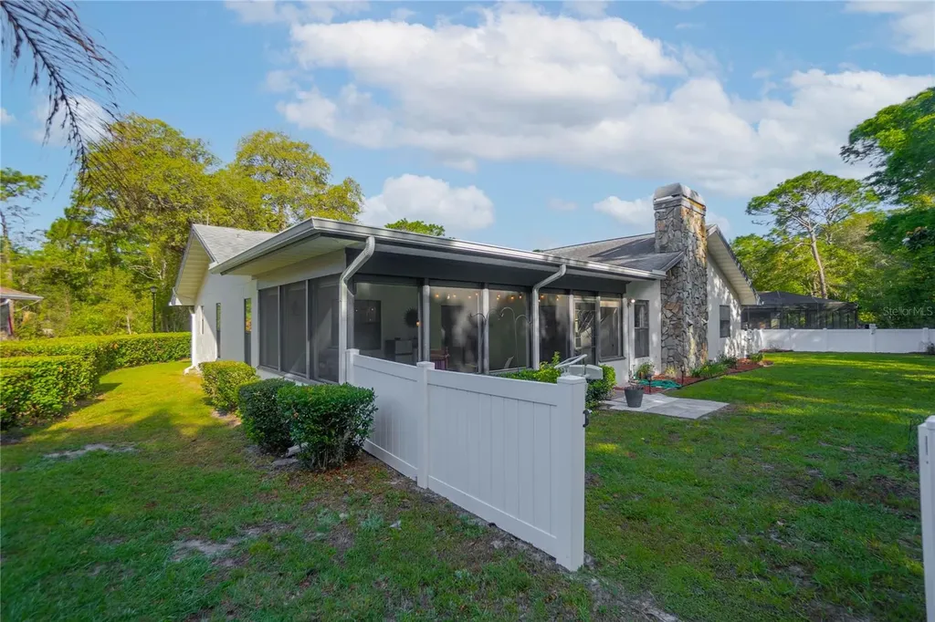 20 Sycamore Court E Homosassa FL 34446