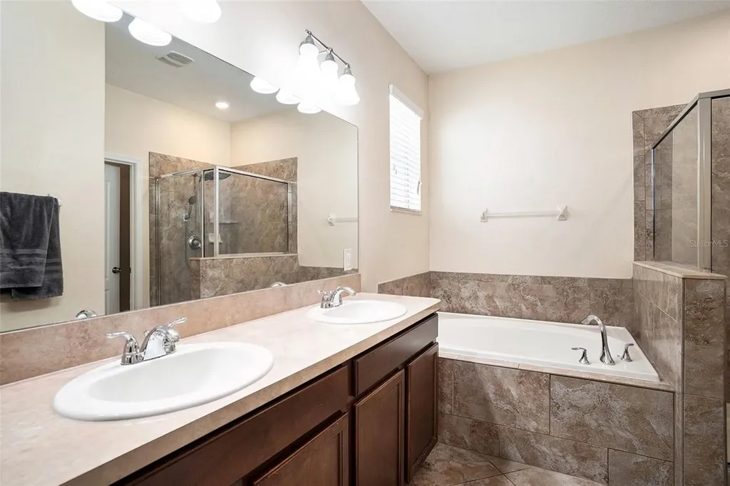 914 Peregrine Hill Place Ruskin FL 33570