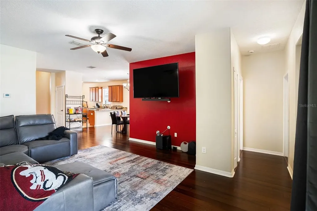 914 Peregrine Hill Place Ruskin FL 33570