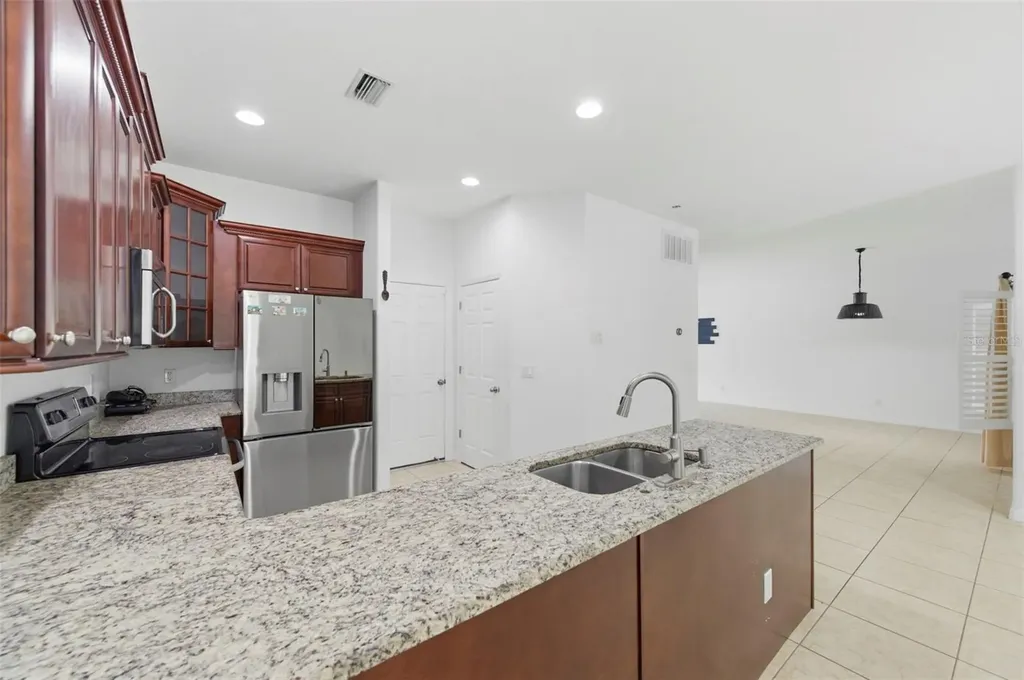 4118 Woodacre Lane Tampa FL 33624