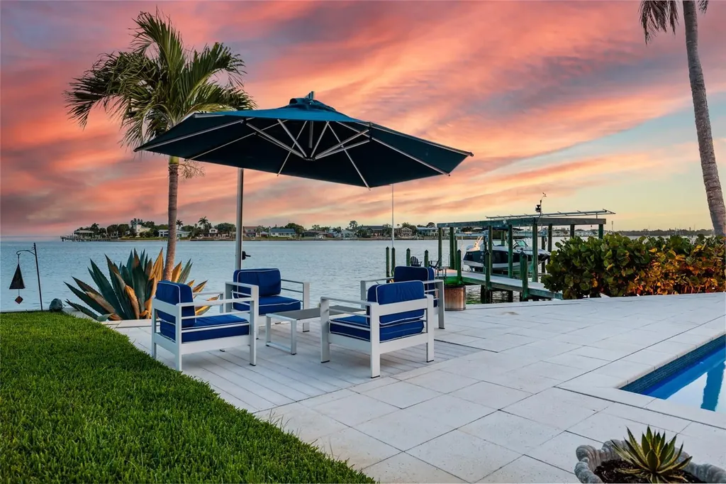 360 26th Avenue SE St Petersburg FL 33705