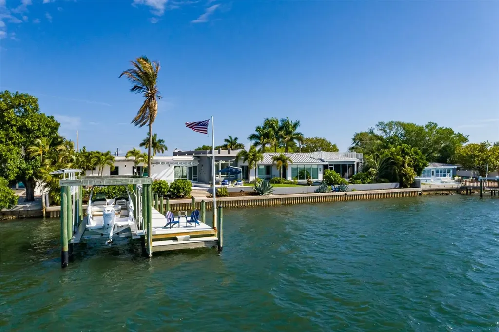 360 26th Avenue SE St Petersburg FL 33705