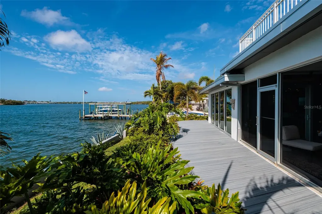 360 26th Avenue SE St Petersburg FL 33705