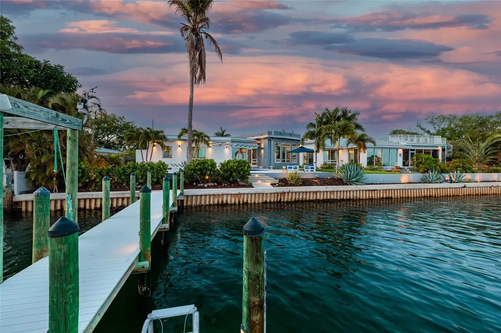 360 26th Avenue SE St Petersburg FL 33705