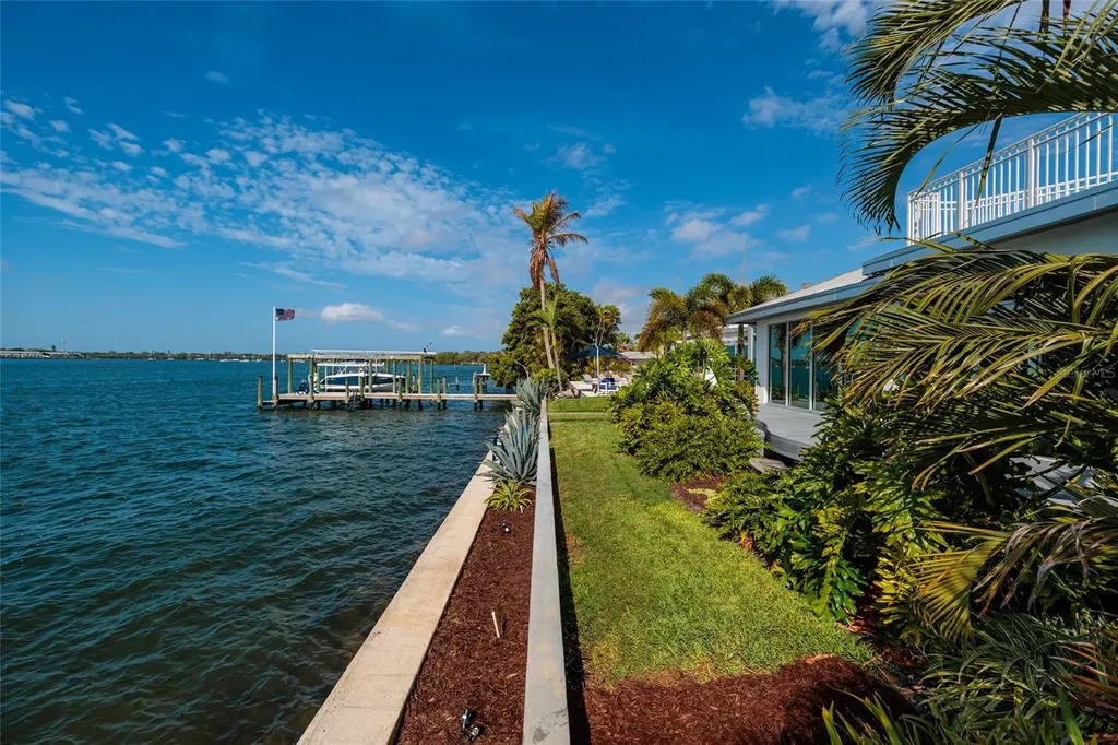 360 26th Avenue SE St Petersburg FL 33705