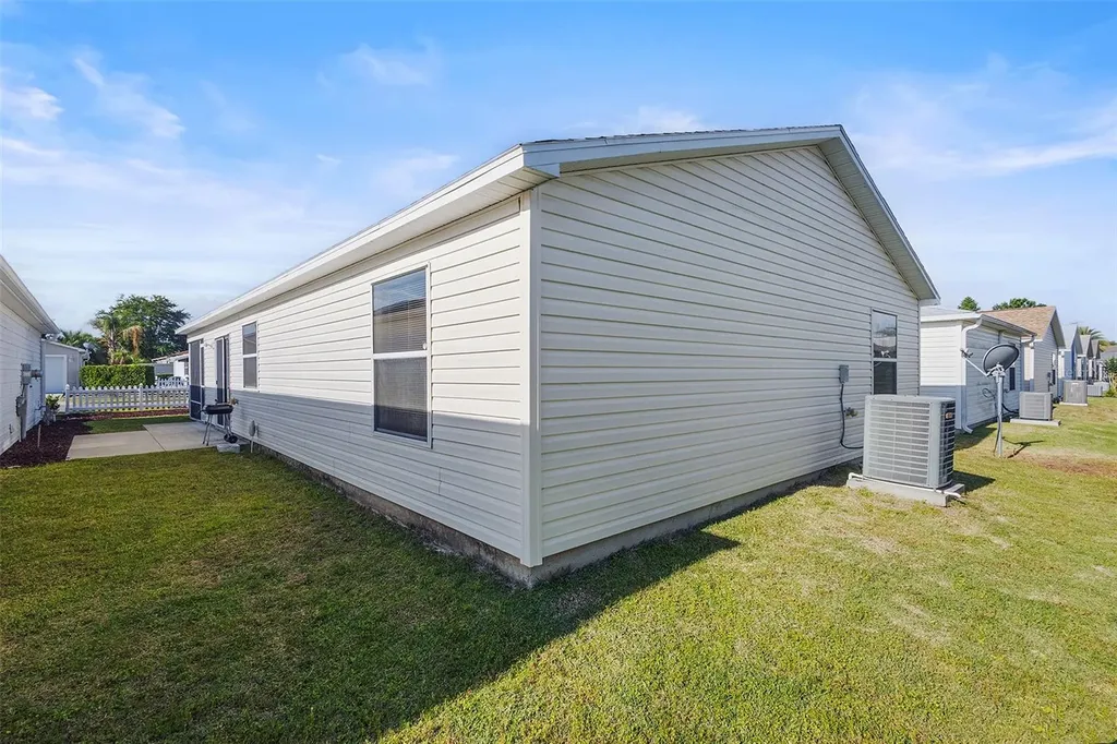 2343 Pine Ridge Street The Villages FL 32162