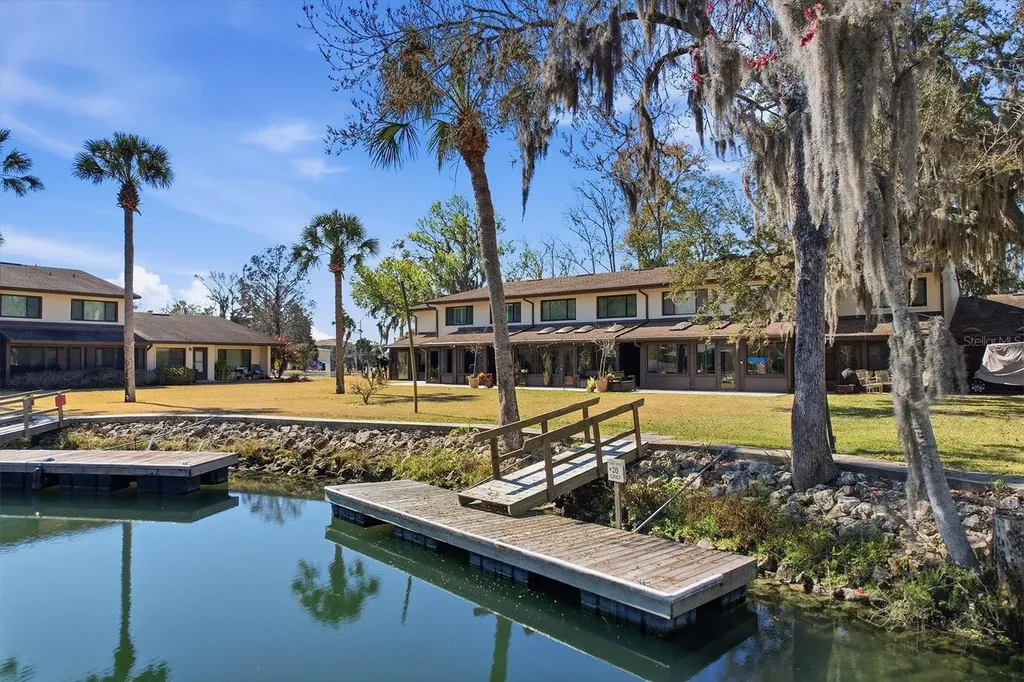 1637 SE Paradise Circle Crystal River FL 34429