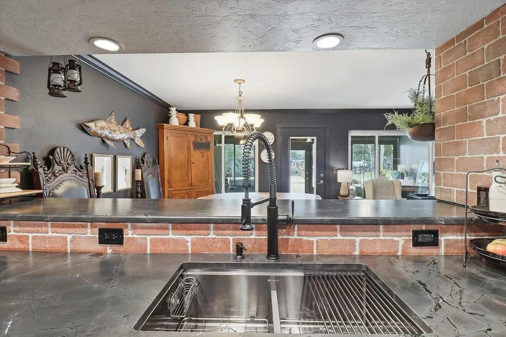 1637 SE Paradise Circle Crystal River FL 34429