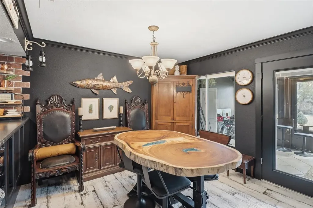 1637 SE Paradise Circle Crystal River FL 34429